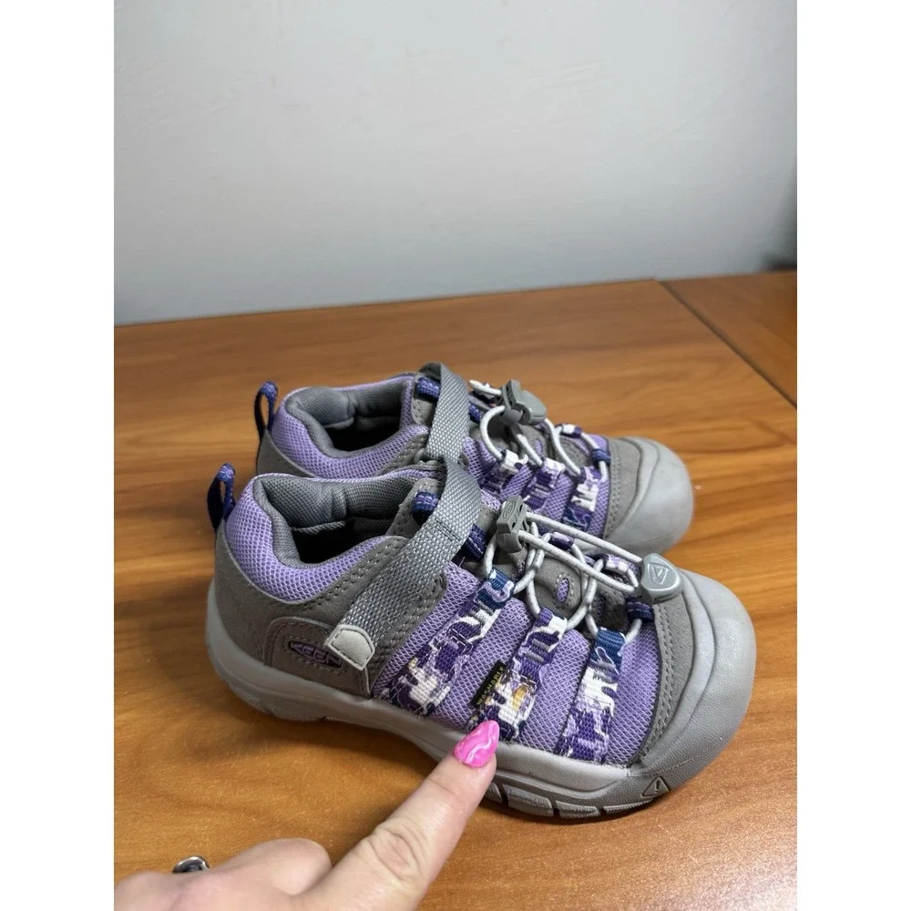 KEEN Kids Newport Purple Gray Camo Round Toe Low Top Sneakers 13 Hiking Outdoor